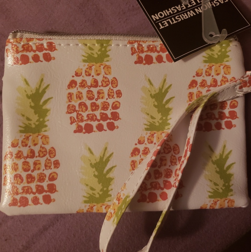 Wristlet